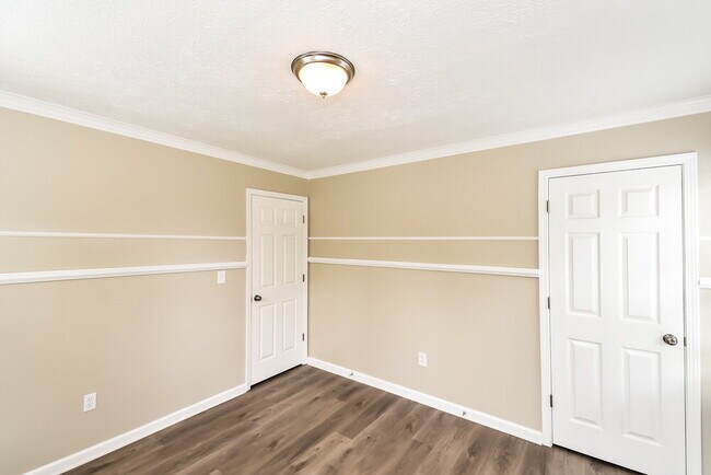 Building Photo - 4970 Promenade Dr SW