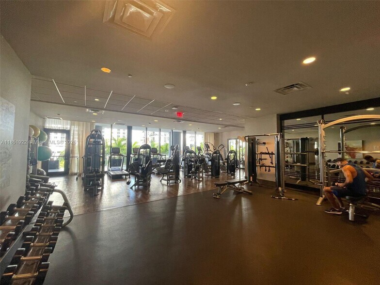 Building Photo - 5252 NW 85th Ave