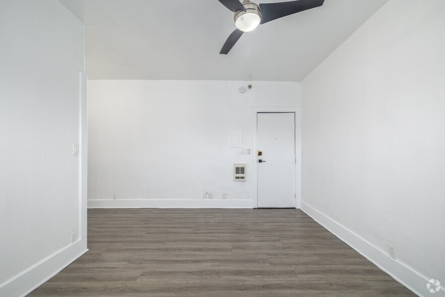 Studio - 350SF (2) - Living room - Leo Lofts