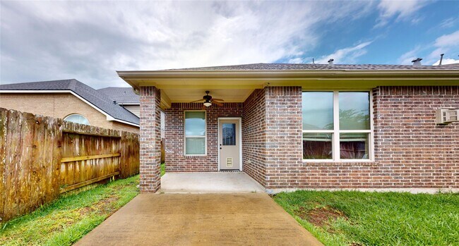 Building Photo - 12314 Meadow Breeze Dr
