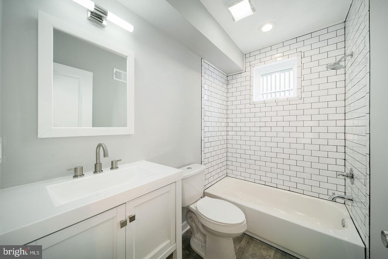 Building Photo - 815 Perkiomen St