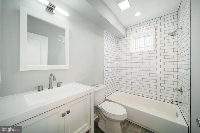 Building Photo - 815 Perkiomen St