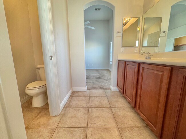 Building Photo - HERE'S THE PERFECT PLACE TO CALL HOME! 3 BEDROOM 2.5 BATHROOM TWO STORY TOWNHOUSE,