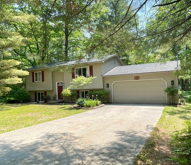 Building Photo - 575 S South Long Lake Rd