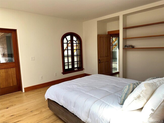 Building Photo - 22 Knight Rd