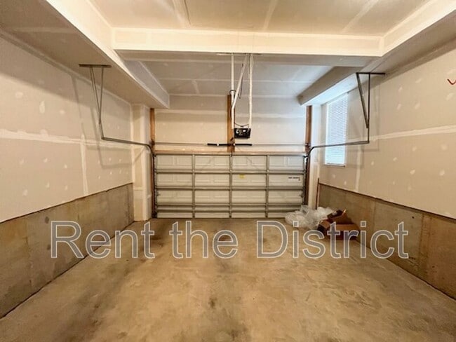 Building Photo - 3633 Jamison St NE