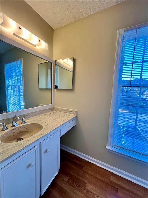 Building Photo - 3888 York Pl