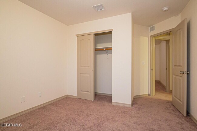 Building Photo - 3204 Merry Mdw