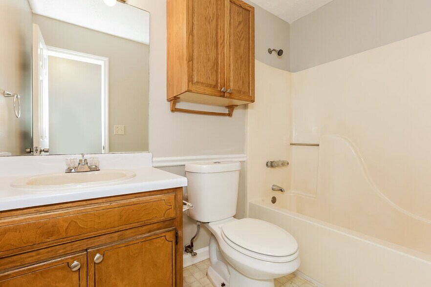 Building Photo - 225 River Birch Dr