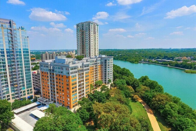 Building Photo - 54 Rainey St