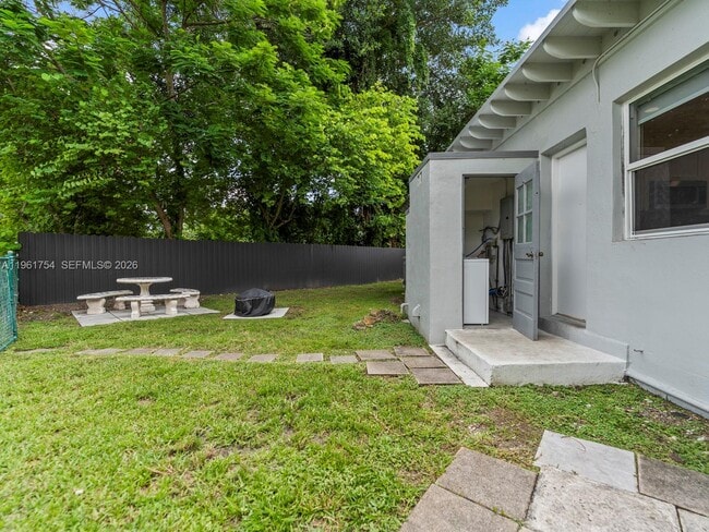 Building Photo - 201 Flagler Dr