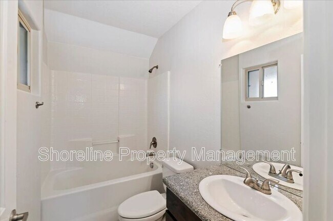 Building Photo - 2607 Lancaster Dr