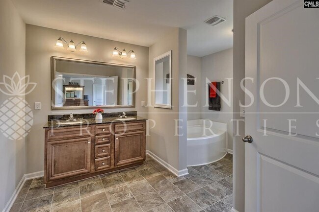 Building Photo - 433 Riglaw Cir