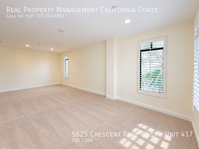 Building Photo - 5625 Crescent Prk W
