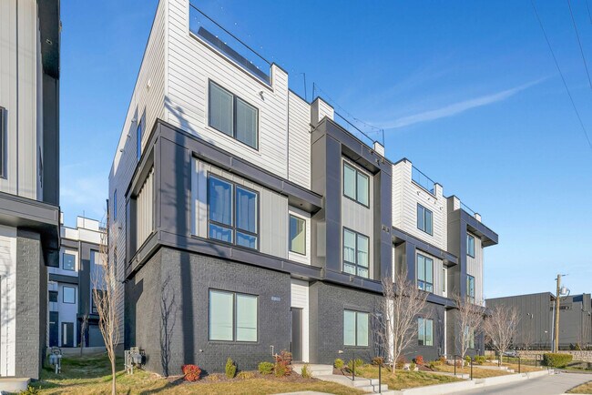 Building Photo - 1313 Baptist World Center Dr