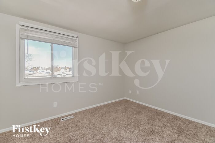 Building Photo - 2213 Moccassin Dr