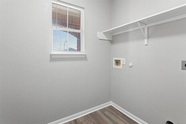 Building Photo - 4806 Quiet Canyon Dr