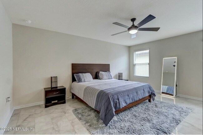 Building Photo - 2552 Oak Stream Dr
