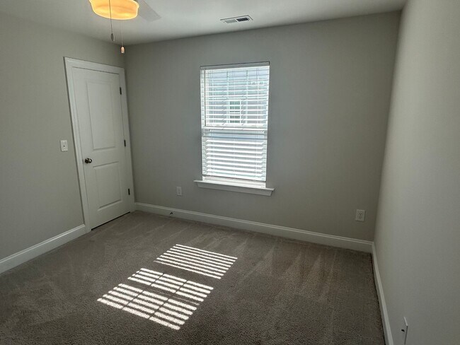 Building Photo - 3 Bed | 2.5 Bath House in Holly Springs