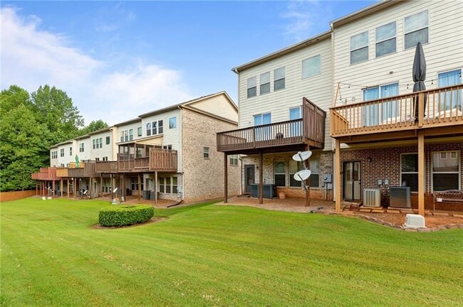 Building Photo - 2744 Blakely Dr NE