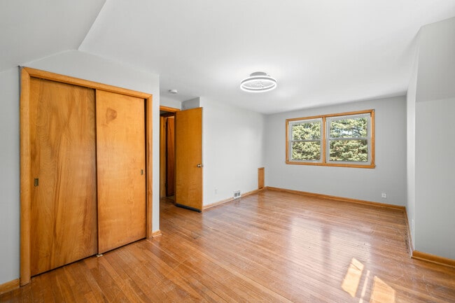 Building Photo - 11 S Church St