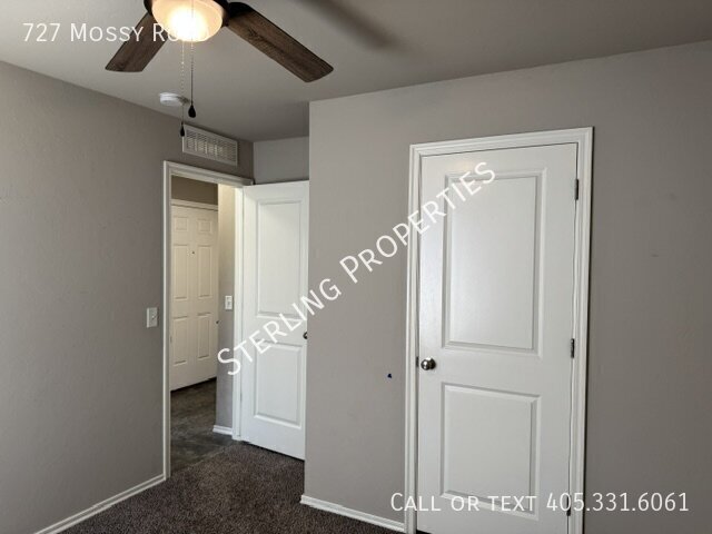 Building Photo - 727 Mossy Rd