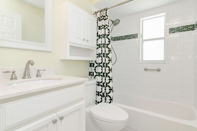 Building Photo - 9921 Dean Cove Ln