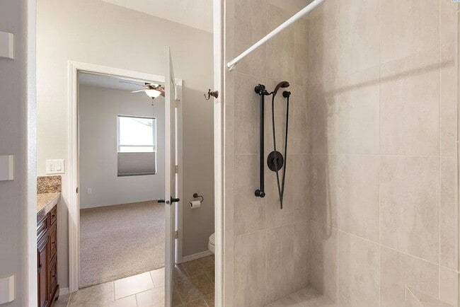 Building Photo - Charming 2 Bedroom, 2 Bath Duplex in an Excellent Location!