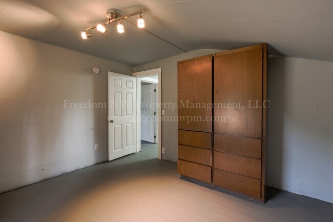 Building Photo - 6045 Skookumchuck Rd SE