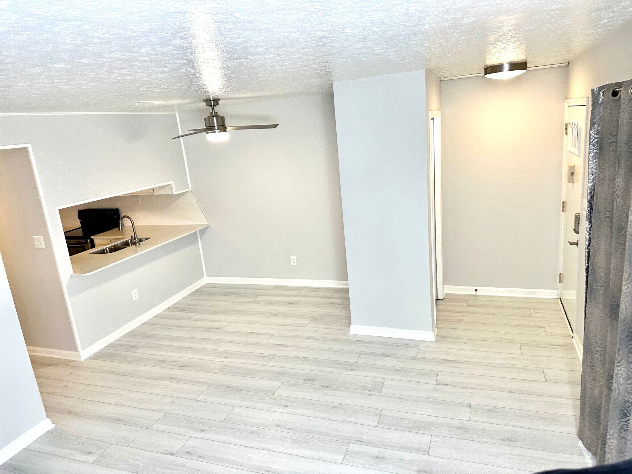 Building Photo - 124 S Sherrin Ave