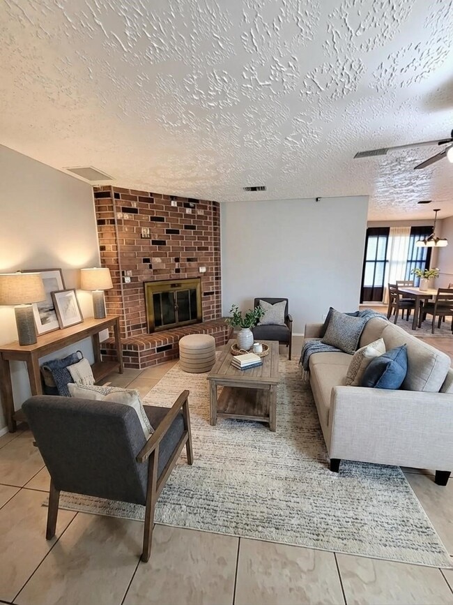 Building Photo - 8223 Lone Bridge Ln