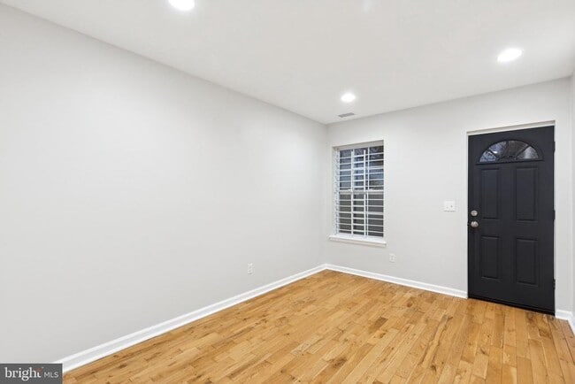 Building Photo - 1931 N Uber St