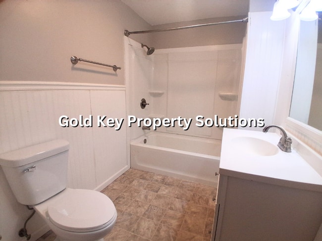 Building Photo - 1902 Rosemont Ave