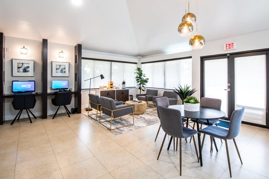 Primary Photo - Legacy Vista Palms