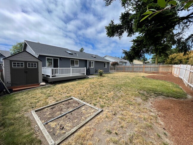 Building Photo - Modern Oak Harbor Living with a Fenced Backyard and Easy Commute