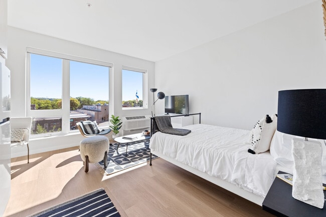 Building Photo - Alvera