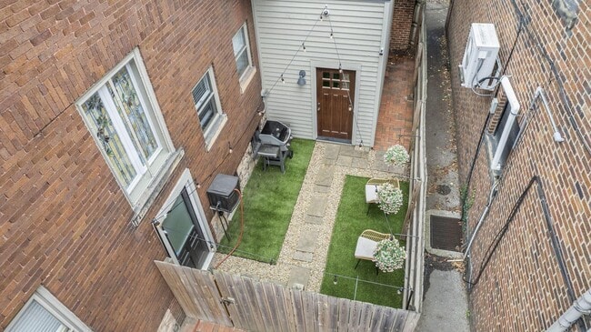 Building Photo - 503 S 3rd St