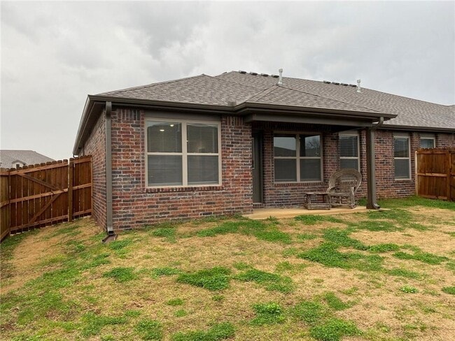 Building Photo - 422 Barbet Dr