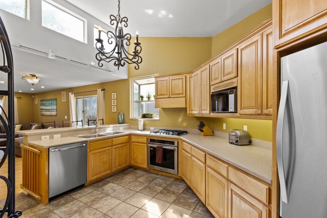 Building Photo - 1214 Emerald St