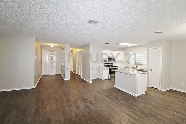 Building Photo - Beautiful 3/2/2 in Cedar Hill For Rent!