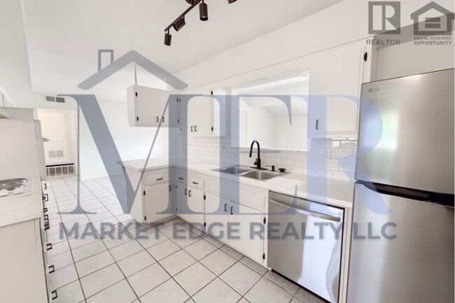 Building Photo - 2Bed/2Bath House in Sun City on Golf Course! Ready for Immediate Move-In!