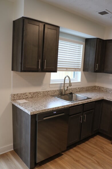 Building Photo - Dalehaven Estates