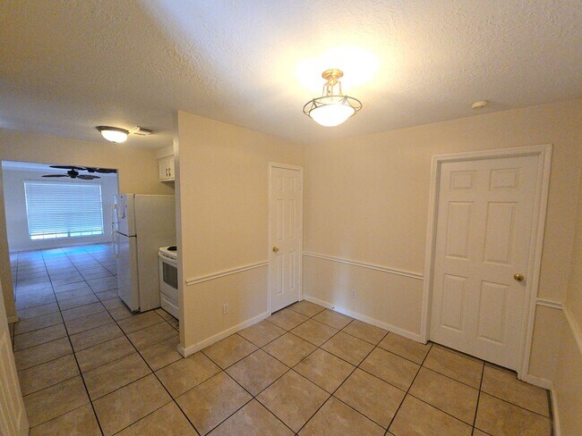 Building Photo - 409 Commerce St