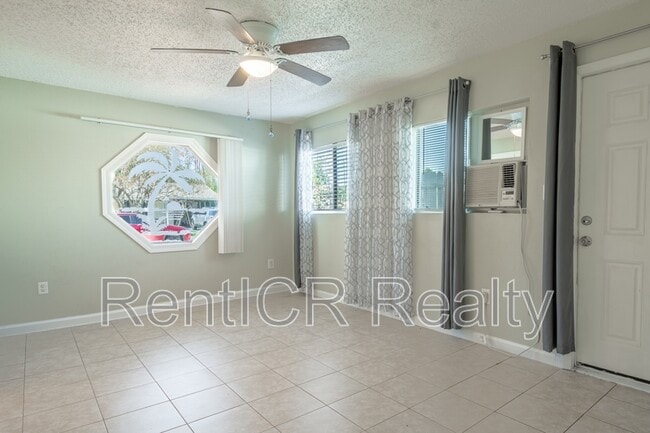 Building Photo - 4202 Las Vegas Dr