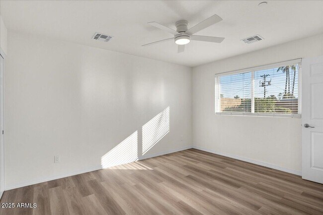 Building Photo - 2623 N 74th Pl