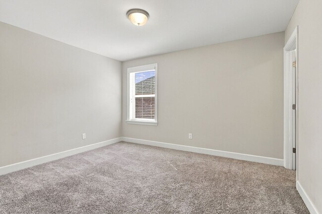 Building Photo - 4708 Venito St