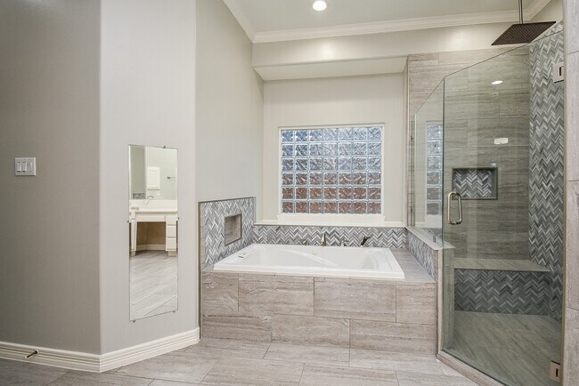 Building Photo - 7902 Silent Forest Dr