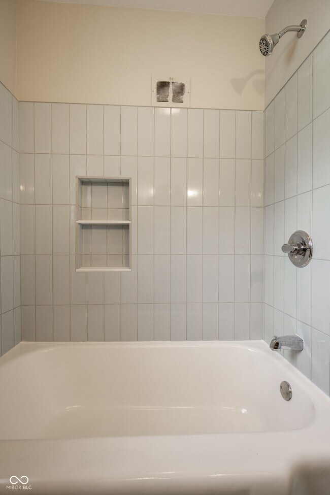 Building Photo - 1651 W 57th St