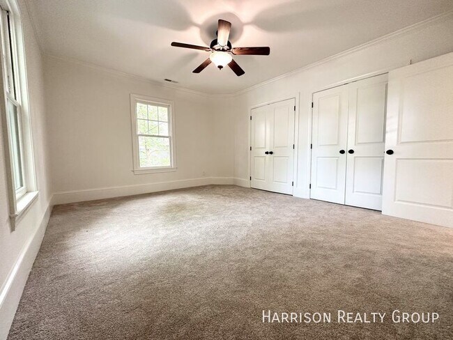 Building Photo - Beautifully Renovated Home In Historic Boy...