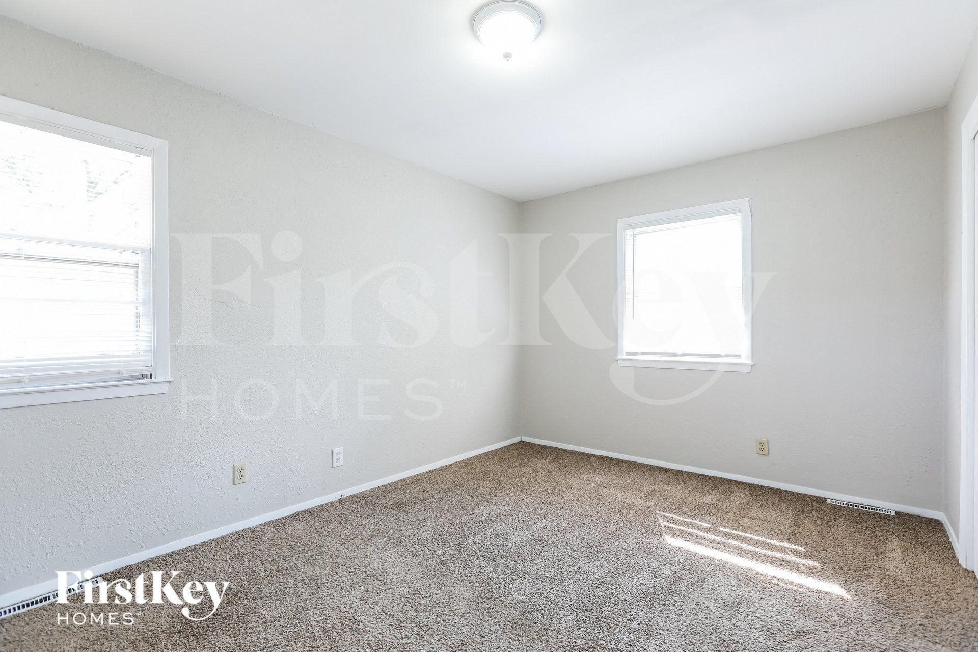 Building Photo - 3605 S Stayton Ave